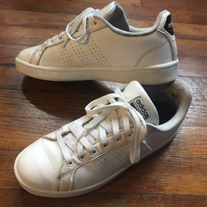 Adidas Cloudfoam Advantage in all-white